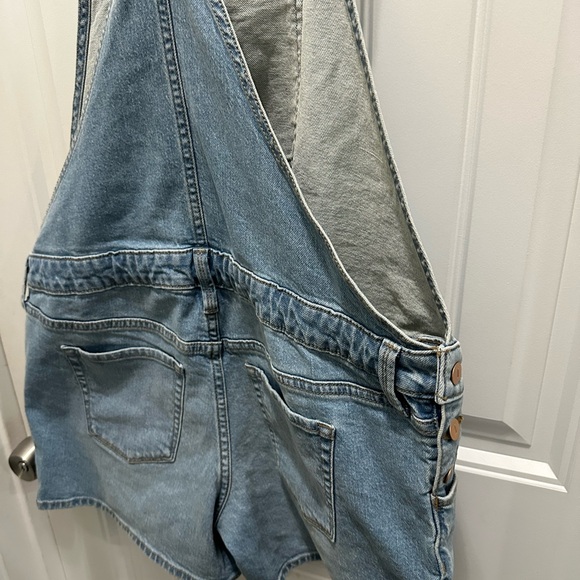 Isabel by Ingrid and Isabel Mini MaternityWomen's Light wash Denim Overalls Sz 6 - Picture 7 of 8